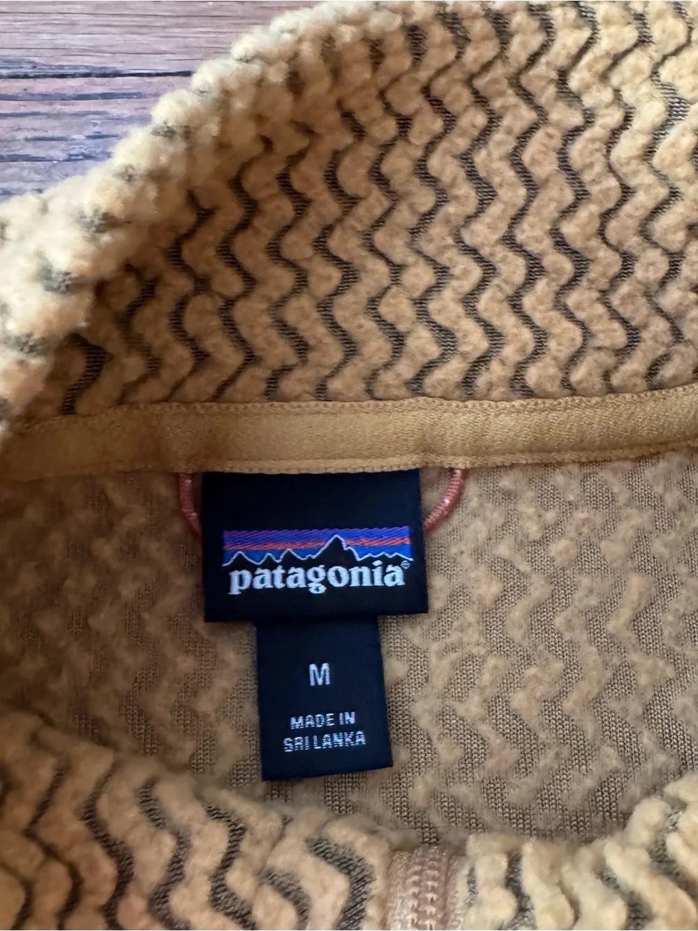 Patagonia R1 Air Quarter Zip Fleece Jacket Pufferfish Gold M EUC - Picture 2 of 7